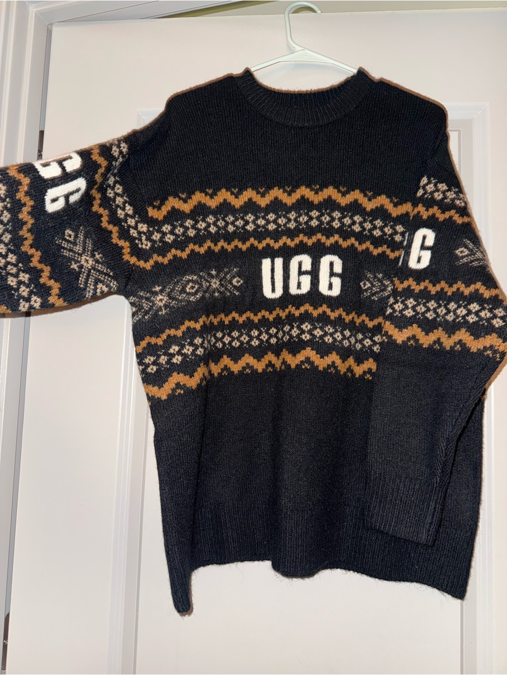 NWT UGG All Gender Fair Isle Crewneck Sweater in Black, Mustard & Cream.